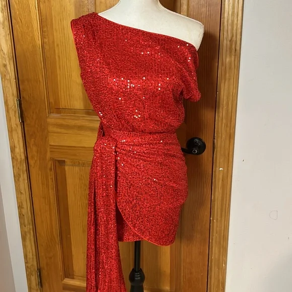 Hello Molly Luxe Arrived Mini Dress Red Sequin Off Shoulder Womens Size 2/XS - Picture 5 of 7